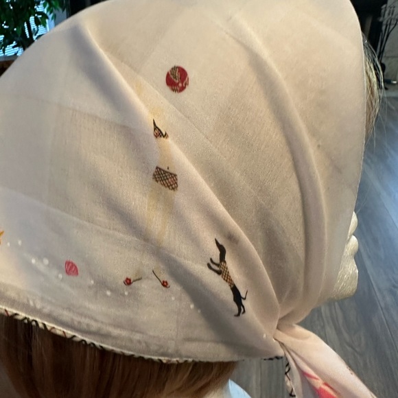 Burberry day at beach story scarf nwot comes with a free designer gift 23x22.5” - Picture 9 of 10